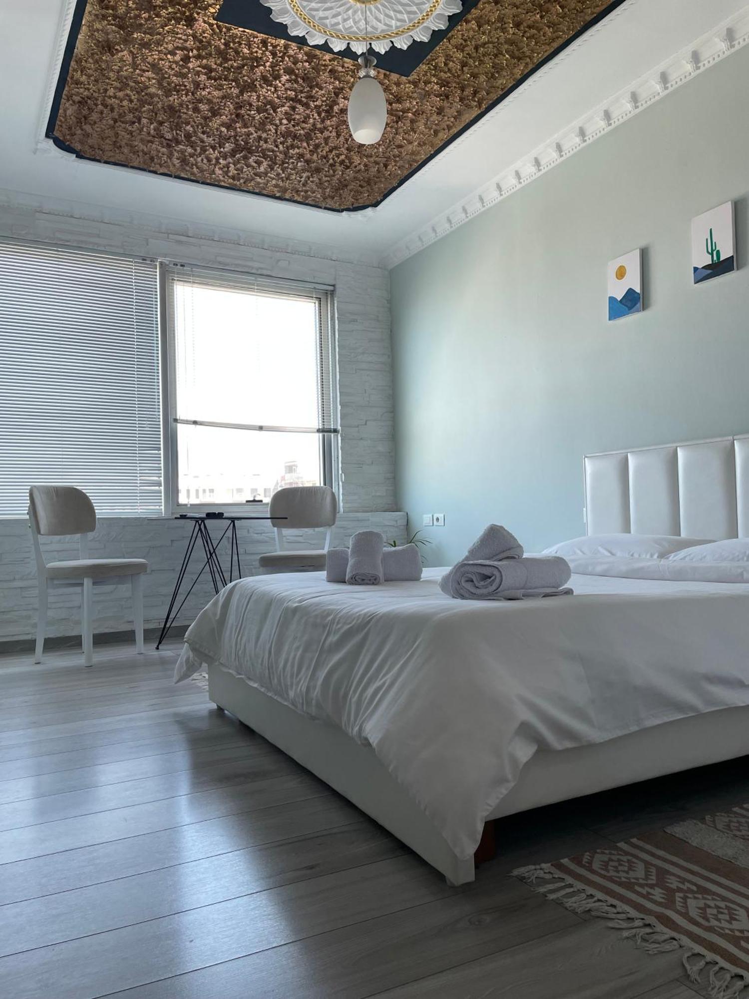Agroni Rooms Tirana Buitenkant foto