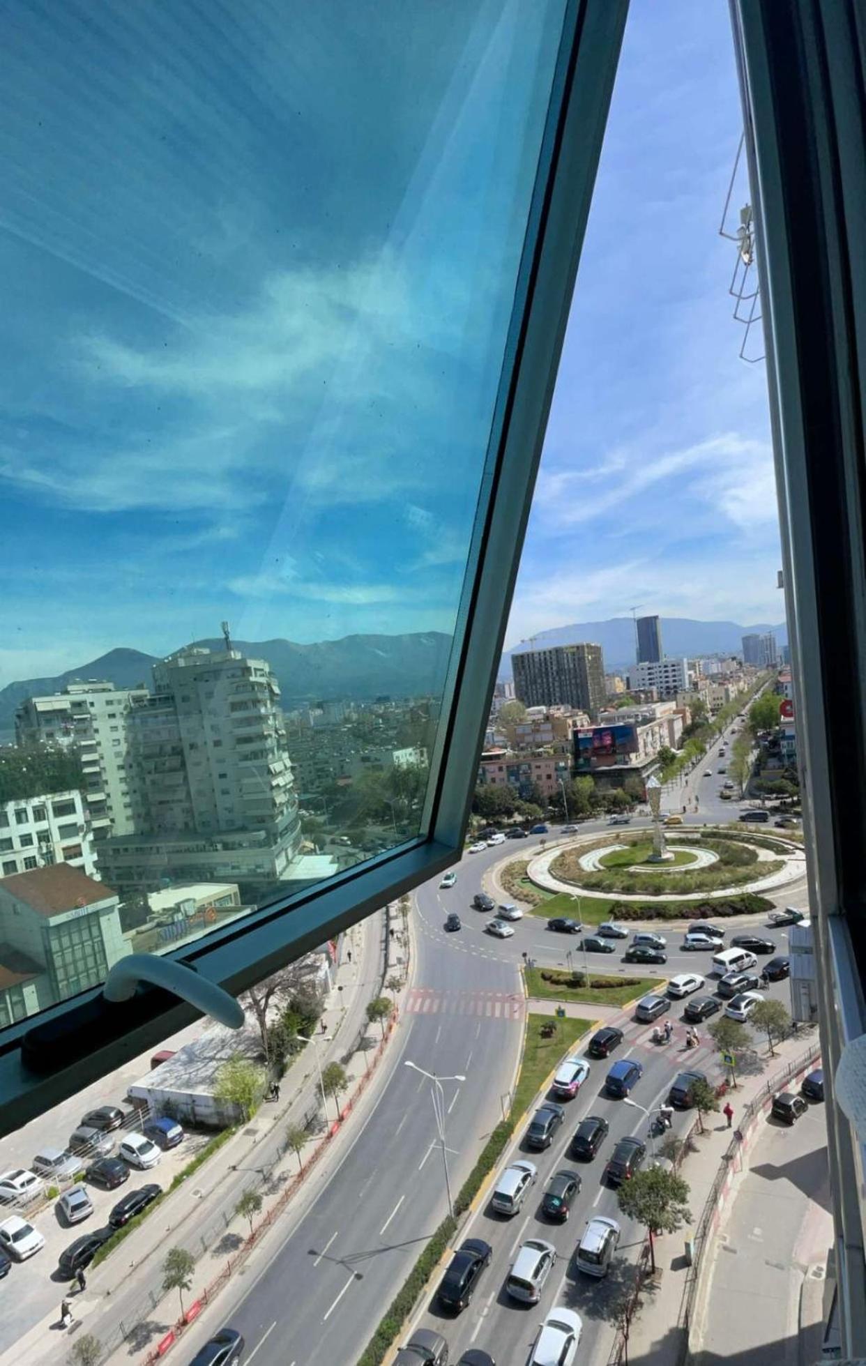 Agroni Rooms Tirana Buitenkant foto